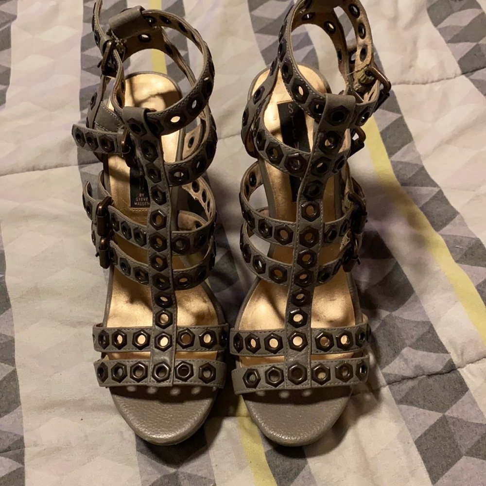 Steven by Steve Madden Gray and Black Wedges